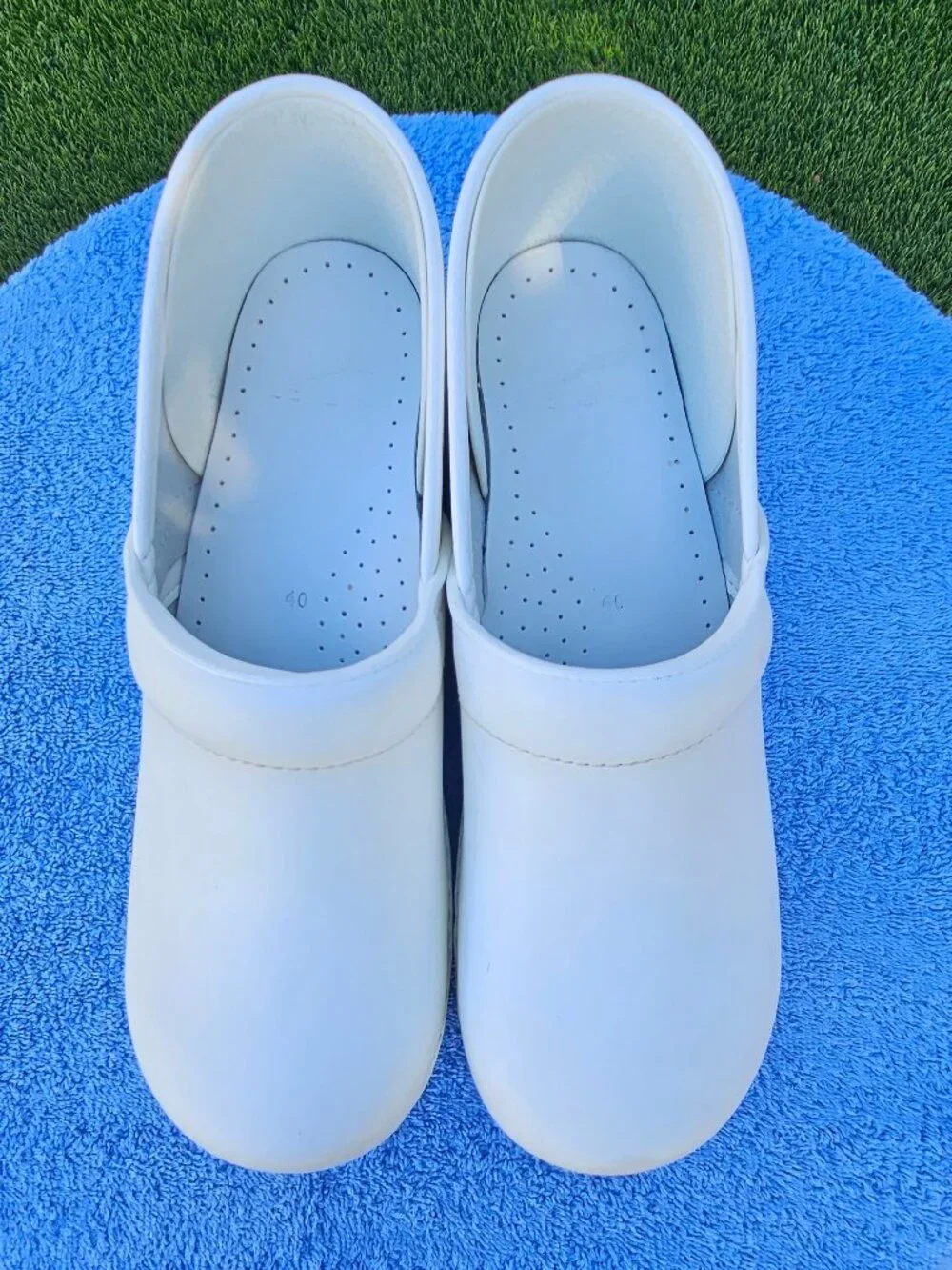 Dansko Women's Size 40 (US Women's 9.5-10) White Professional Clogs - Picture 1 of 6
